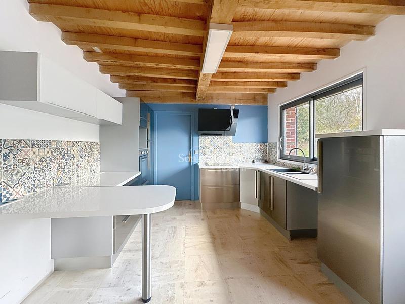 Maison - 270 m² - 10 pièces