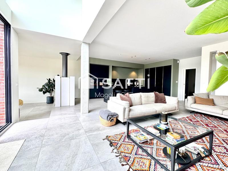 Maison - 235 m² - 7 pièces