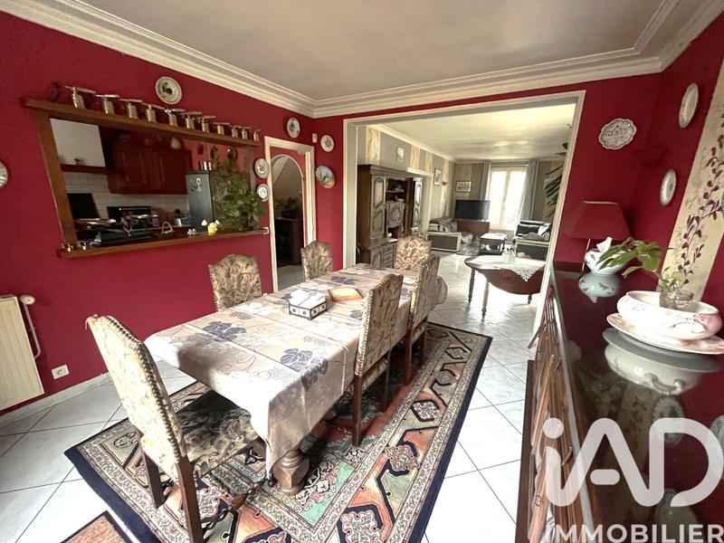 Maison - 222 m² - 10 pièces