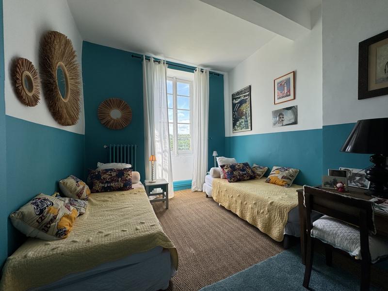 Maison - 398 m² - 12 pièces