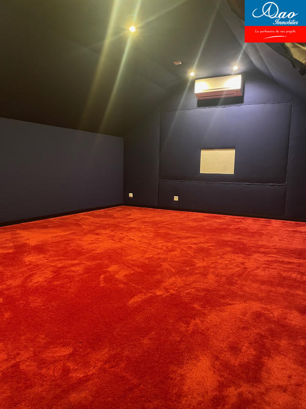 Maison - 166 m² - 8 pièces