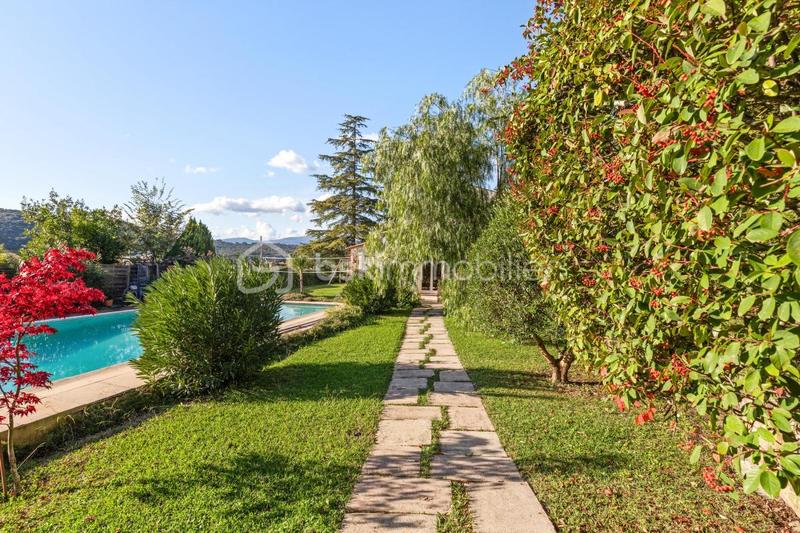 Villa - 180 m² - 6 pièces