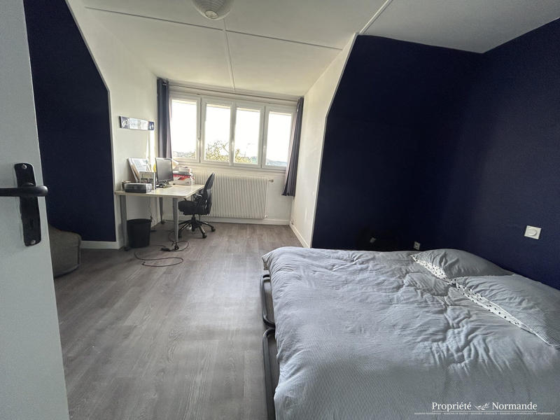 Maison - 280 m² - 8 pièces