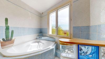 Maison - 96 m² - 3 pièces