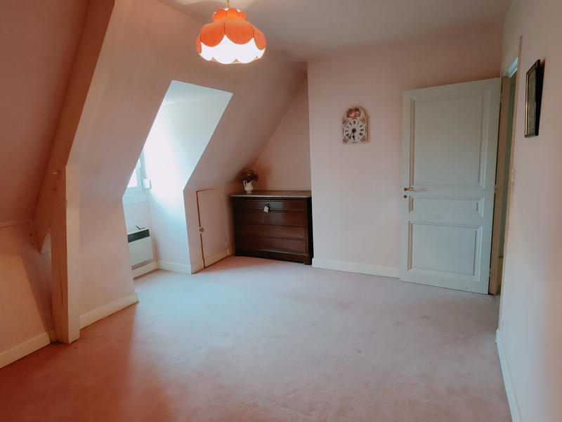 Maison - 279 m² - 8 pièces