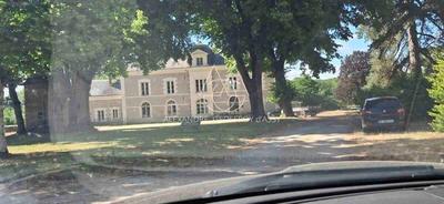 Château - 1 200 m² - 25 pièces