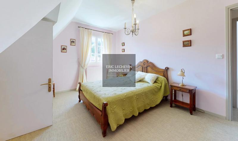 Villa - 221 m² - 8 pièces