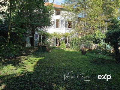 Maison - 198 m² - 7 pièces