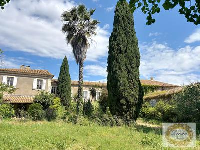 Maison - 500 m² - 11 pièces