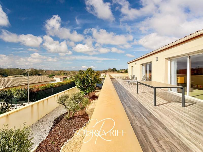 Maison - 195 m² - 5 pièces