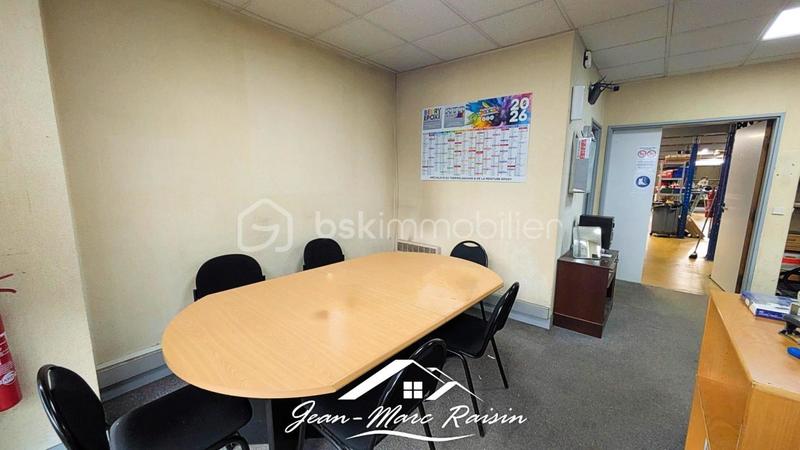 Local d'activité / Entrepôt - 326 m² - 99 pièces