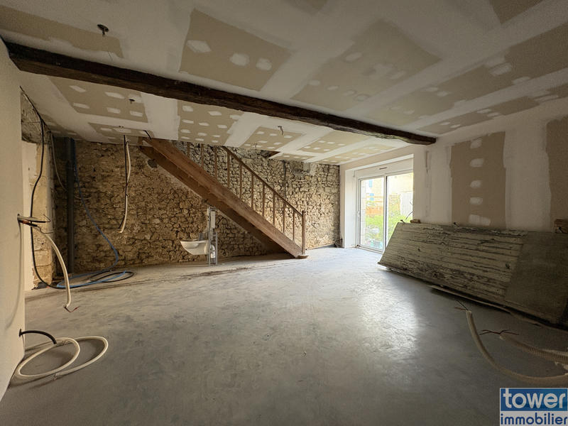 Maison de village - 307 m² - 7 pièces