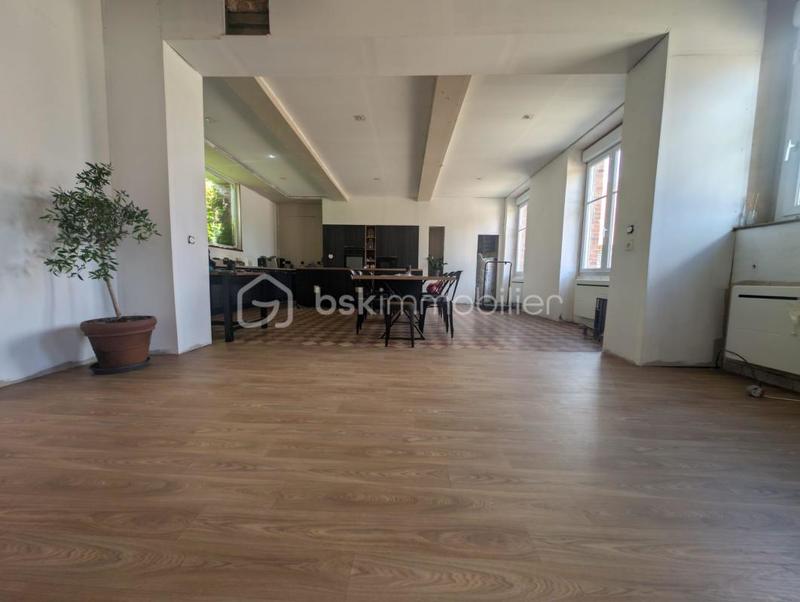 Maison - 238 m² - 7 pièces