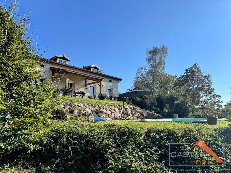 Maison - 179 m² - 6 pièces