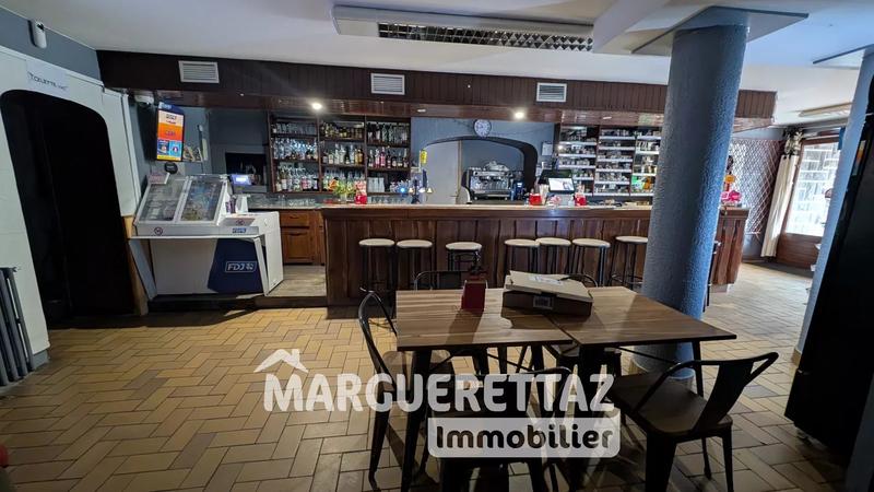 Local commercial - 178 m² - 4 pièces