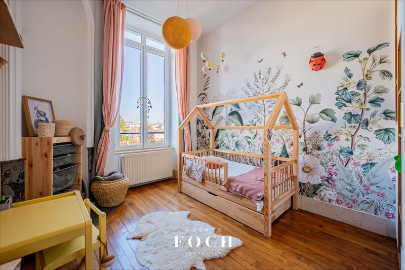 Appartement - 85 m² - 4 pièces