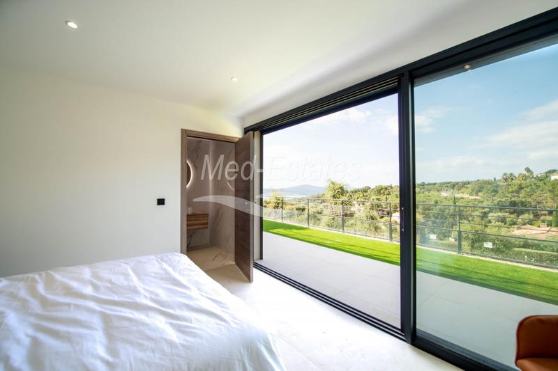 Maison contemporaine - 250 m² - 6 pièces