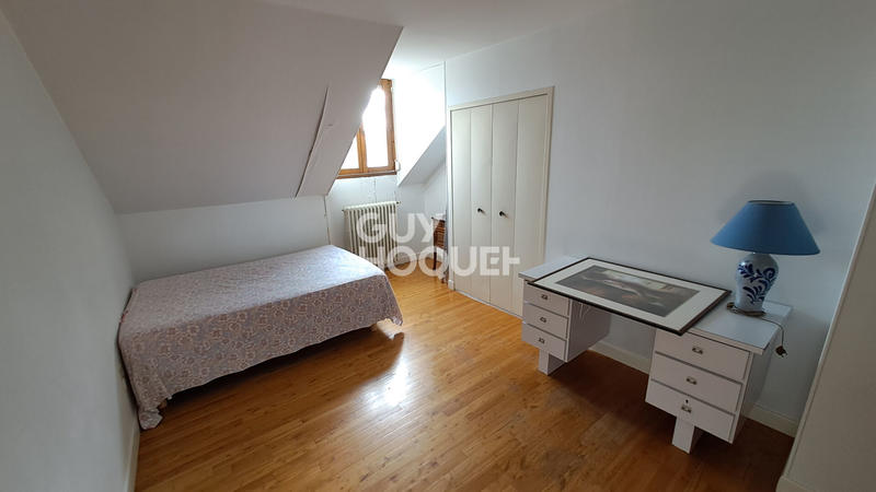 Maison - 210 m² - 8 pièces