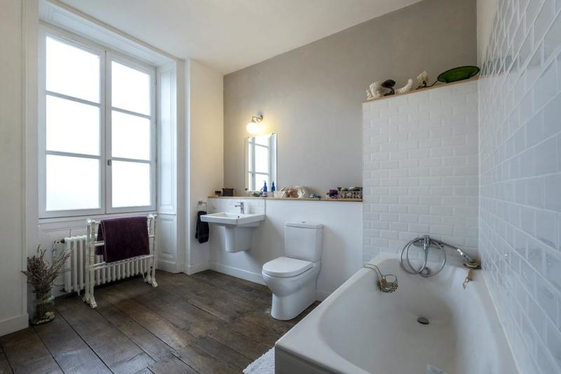 Maison - 320 m² - 13 pièces