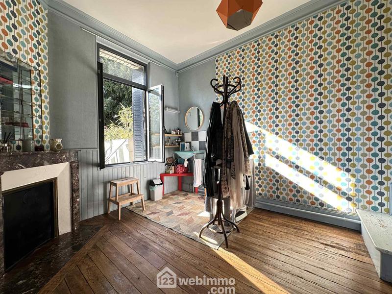 Maison - 187 m² - 8 pièces