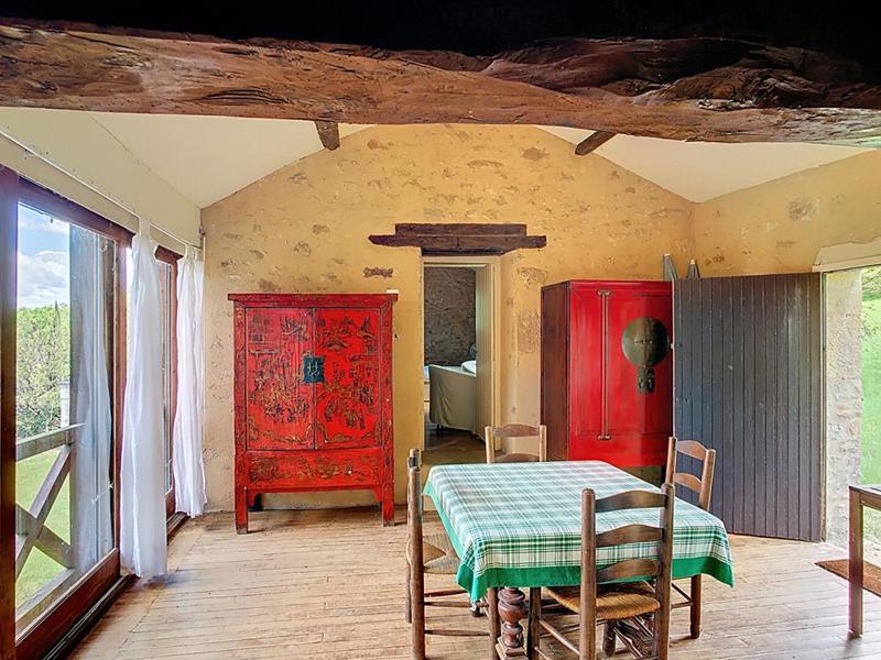 Maison - 270 m² - 13 pièces