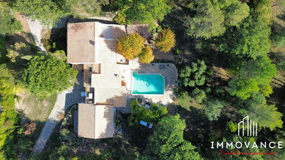 Maison - 275 m² - 8 pièces