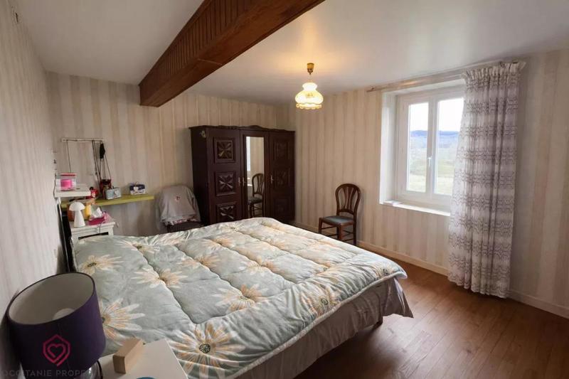 Propriété - 130 m² - 6 pièces