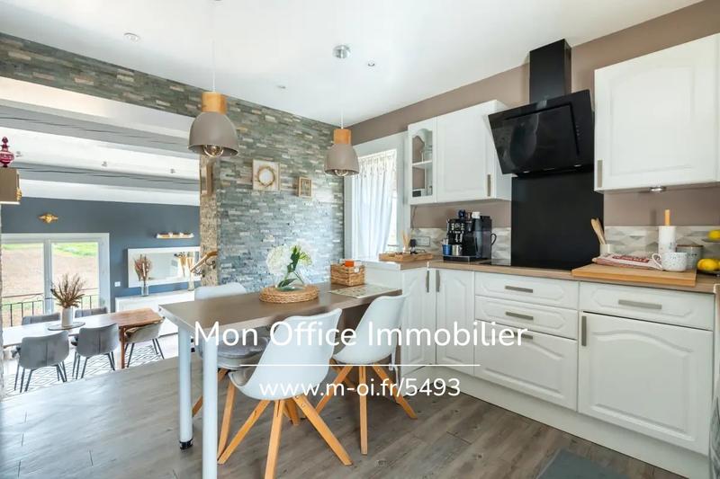 Maison - 144 m² - 5 pièces