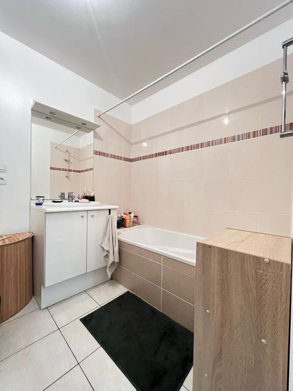 Appartement - 77 m² - 4 pièces