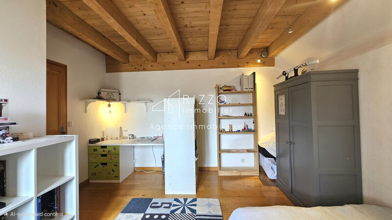 Maison - 220 m² - 7 pièces