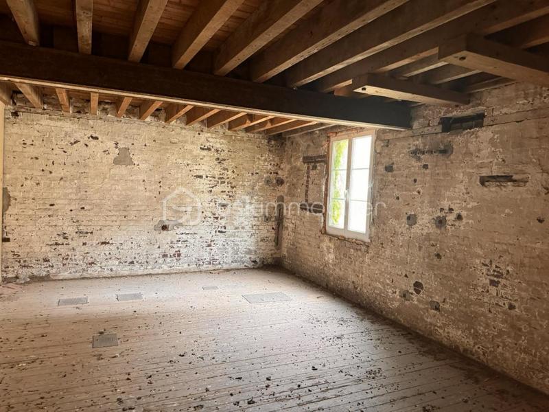 Immeuble - 2 120 m² - 65 pièces