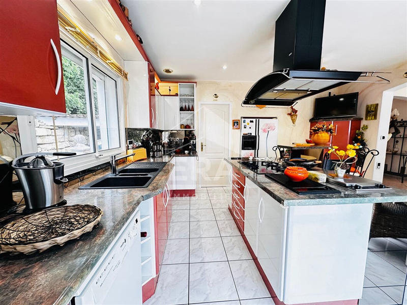 Maison - 205 m² - 4 pièces