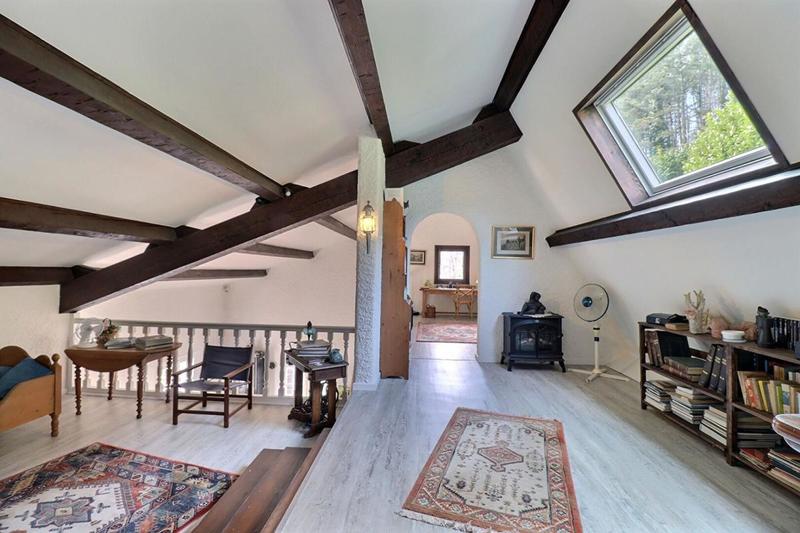 Demeure - 252 m² - 8 pièces