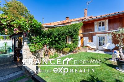 Maison - 245 m² - 7 pièces