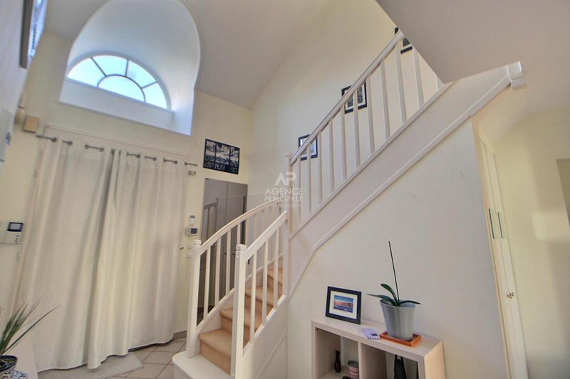 Maison - 185 m² - 7 pièces