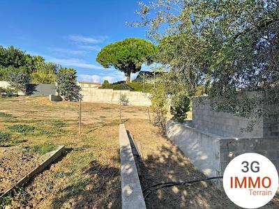Terrain constructible - 973 m²