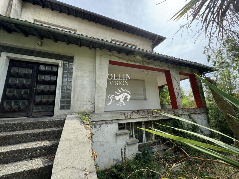 Villa - 600 m² - 16 pièces