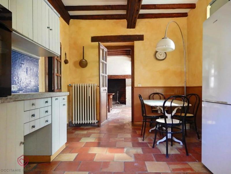 Demeure - 303 m² - 10 pièces