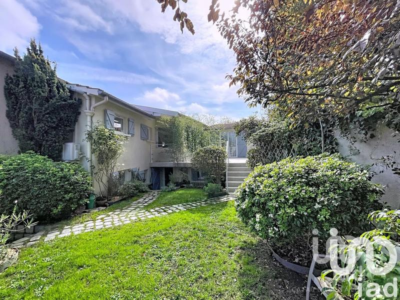 Maison de ville - 180 m² - 8 pièces