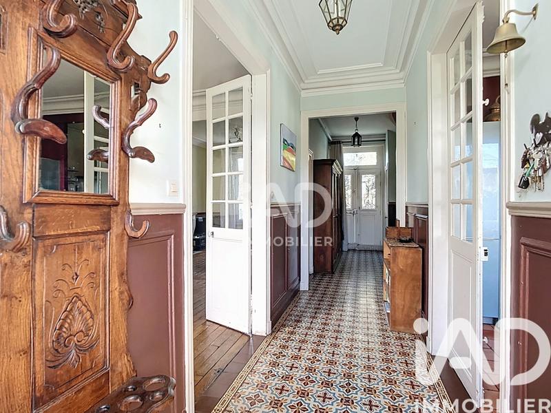 Maison - 207 m² - 8 pièces