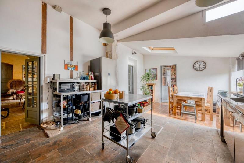 Propriété - 295 m² - 10 pièces