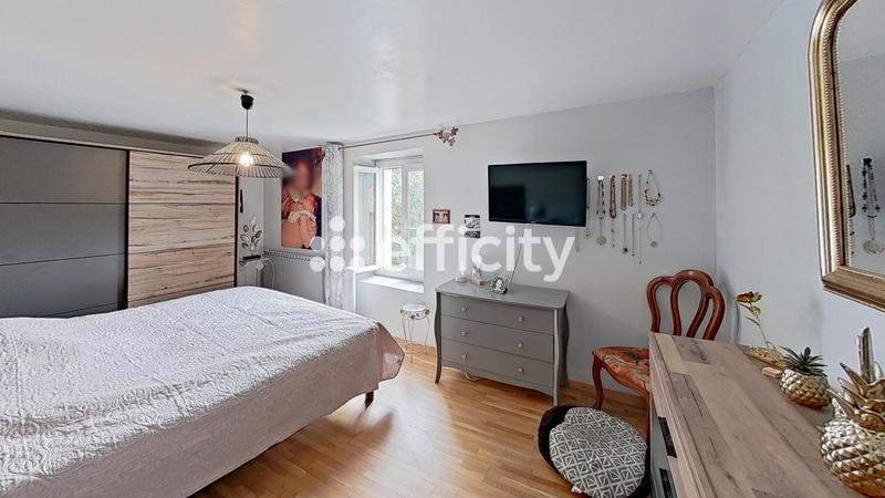 Maison - 245 m² - 10 pièces