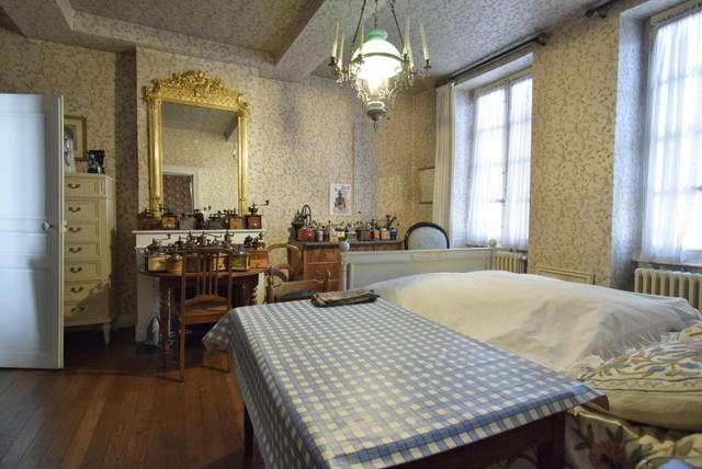 Maison - 250 m² - 9 pièces