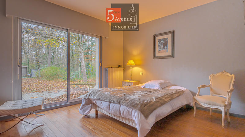 Maison - 400 m² - 8 pièces