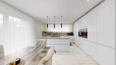 Maison - 180 m² - 6 pièces