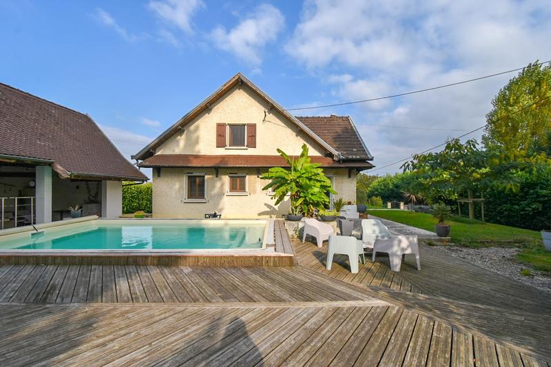 Maison - 194 m² - 8 pièces