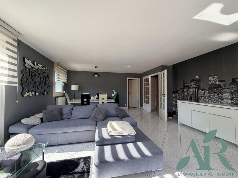 Appartement - 80 m² - 4 pièces