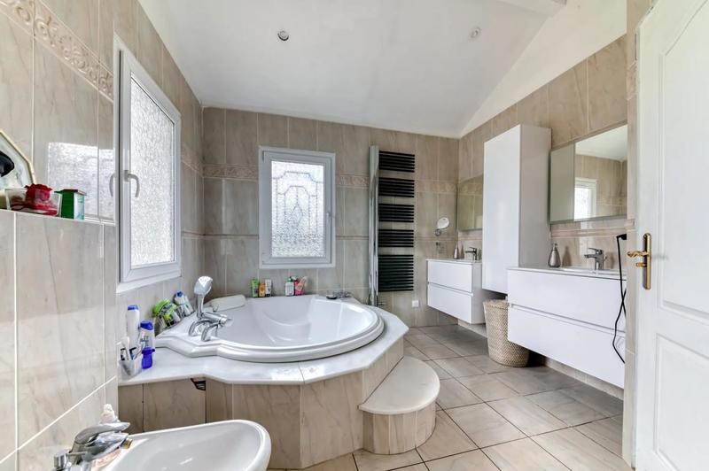 Maison d'architecte - 200 m² - 7 pièces