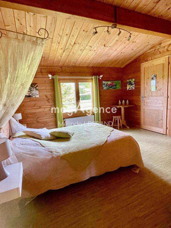 Maison - 220 m² - 7 pièces