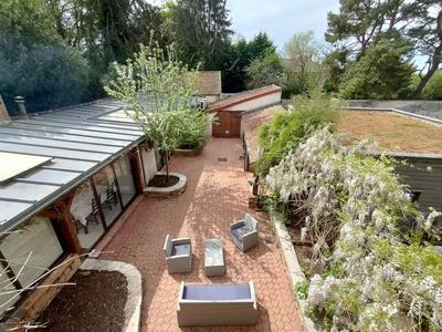 Maison - 218 m² - 5 pièces